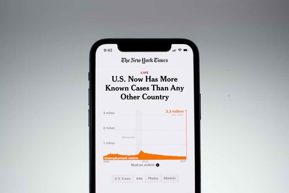 Власти РФ ведут переговоры о предустановке RuStore на гаджеты Apple